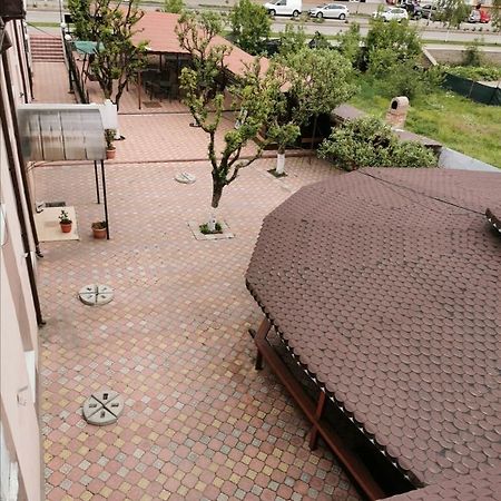 Habibi Aparthotel Pascani Екстериор снимка